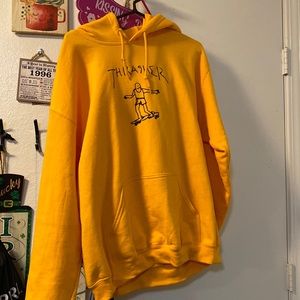 Thrasher hoodie. Color:Gold. Never worn. Free of stains and tears.